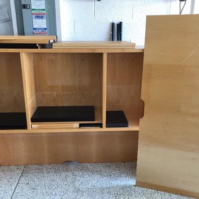 - "Jesper" Solid Maple Modular Sectional Desk w/Inlay Top 
	Corner Unit w/Low Hutch - $250 (43W  48L) 
	Side Extension Table...