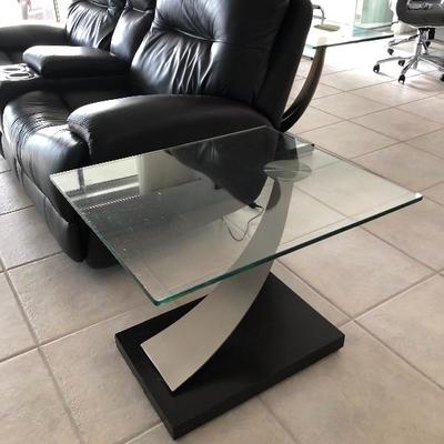 - Matching End/Side Table - $75
	(28W  24L)