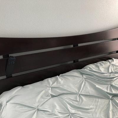 - "Coaster" Espresso 6 Piece Queen Bedroom Set - $450 
	(Buy the Full Set and Save $25 !)
	Includes: Headboard w/Platform Frame...