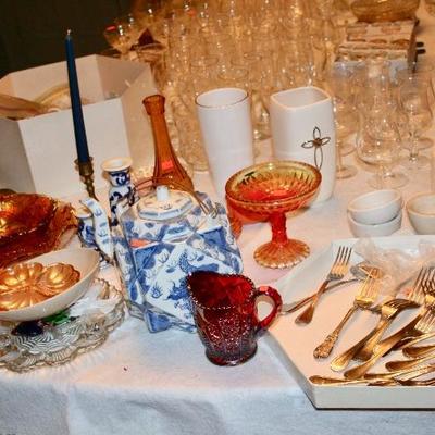 Glassware & Porcelain 
