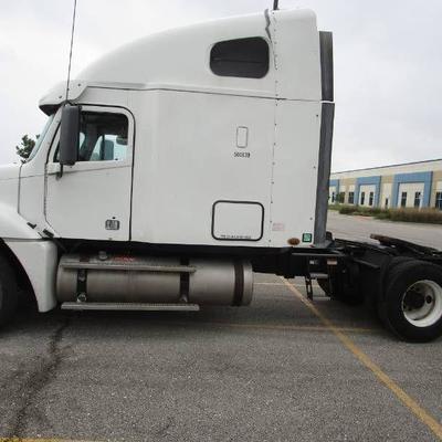 2006 Freightliner Columbia 120 Conventional Cab Tr...
