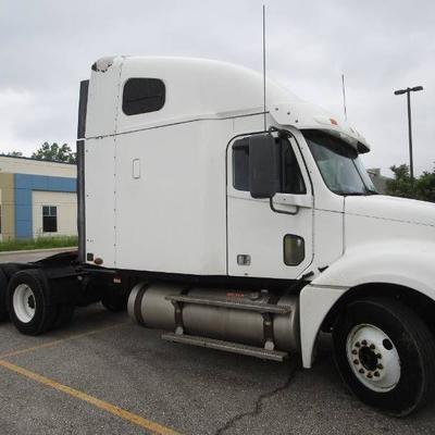2006 Freightliner Columbia 120 Conventional Cab Tr ...