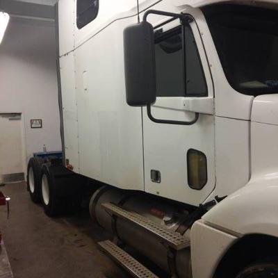 2006 Freightliner Columbia 120 Conventional Cab Tr.....