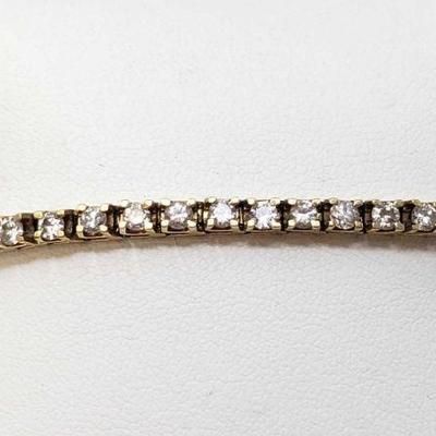 860: 14k Gold Diamond Bracelet, 12.2g
Weighs approx 12.2g, measures approx 7.5