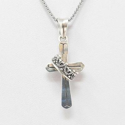 1051 Sterling Silver Cross Pendant with Crown Necklace
Sterling Silver Cross Pendant with Crown Necklace. Chain measures approx 15