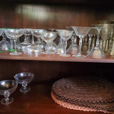 205	
Assorted Glassware and Table Matts
Assorted Glassware and Table Matts