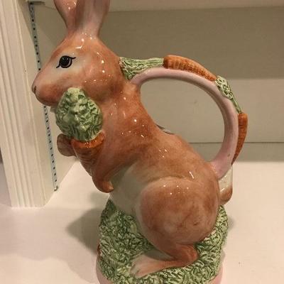 Rabbit pitcher