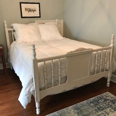 Painted bed (full)