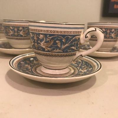 Set of demi-tasse cups and saucers