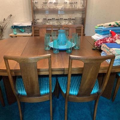 mcm dining set 6 chairs and 2 leaves
