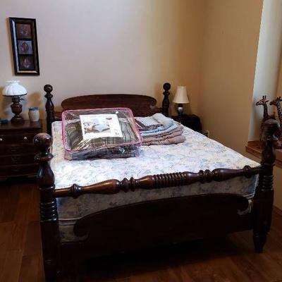 Ethan Allen Complete Queen Bed with Bedding