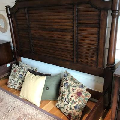 Bassett King bed frame $395
90 X 79 X 57"