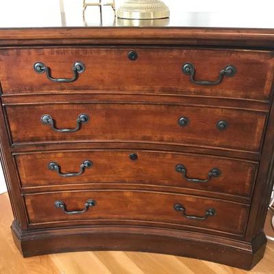 File cabinet $239
27 X 32 X 31"