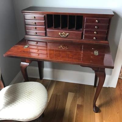 Writing desk $245
25 X 25 X 40"