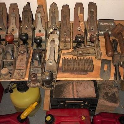 Loads of vintage Stanley & Bailey planes