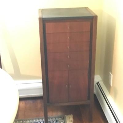 Silverware chest