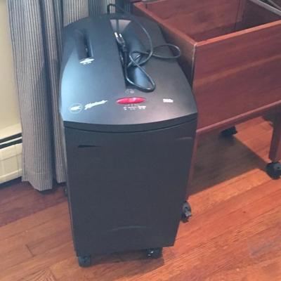 Heavy duty shredder