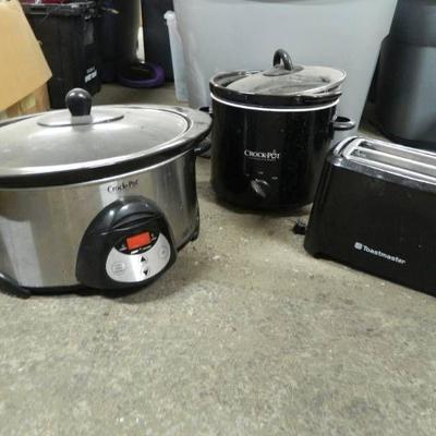 Crock Pots and Toaster Lot