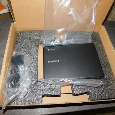 Samsung Chromebook 3 XE500C13-K04US Appears New Po .....