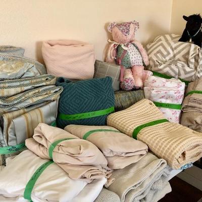 Estate sales are a great way to purchase linens !