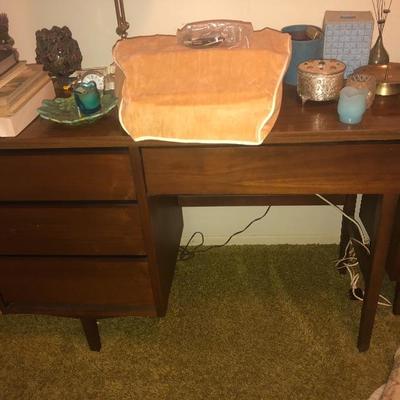 Vintage desk $45