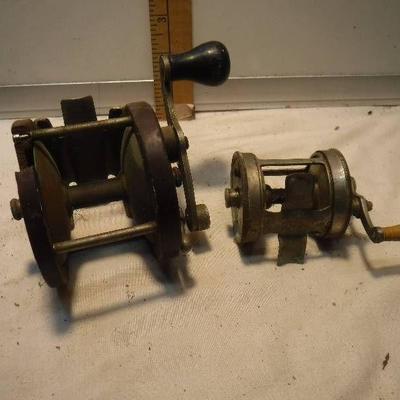 1 large and 1 small fishing reel