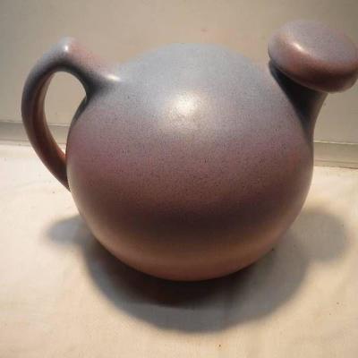 Niloak pitcher with stopper