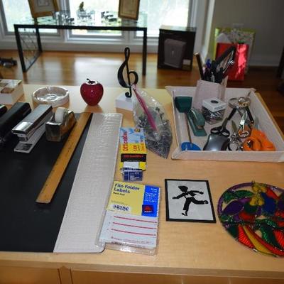 Desk, Accessories