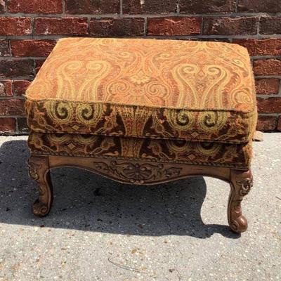 BR0118 Ottoman Fabric and wood $75 Local Pickup https://www.ebay.com/itm/123833895750