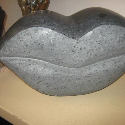 GRANITE LIPS