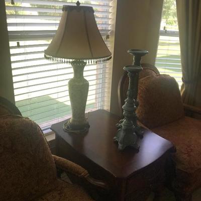 Thomasville by Baker end table and chairs