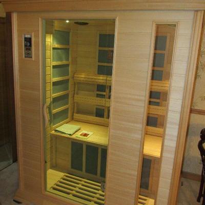 Like new home sauna (Easily disassembles)