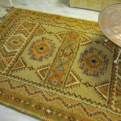  Moroccan wool rug