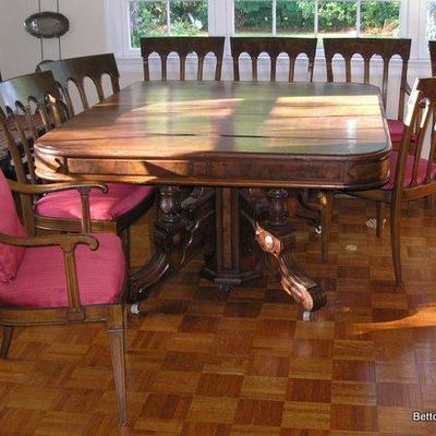 Antique Dining Table with 4 leaves/8 chairs