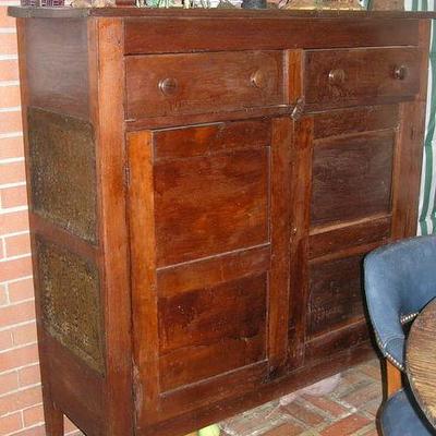 Wood Pegged Tennessee Made primitive Pie Safe or Jelly Cupboard