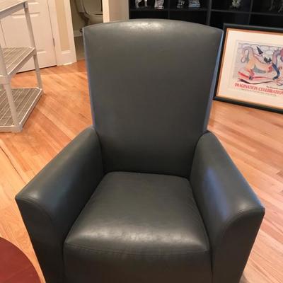Leather chair $225
33 X 27 X 41