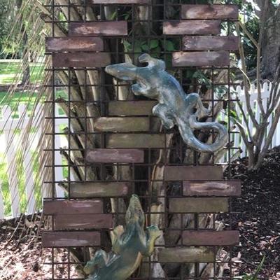 Lizard sculpture wall $150