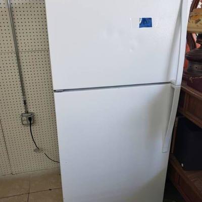 White Whirlpool Refrigerator - Cleaned and Great C ...