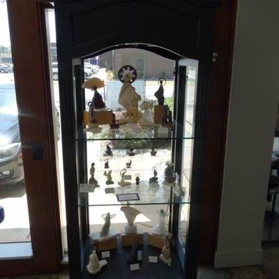 Large beautiful lighted wood display cabinet w gl .....