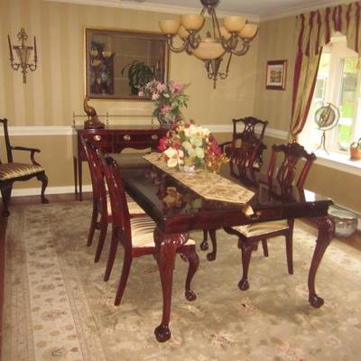 Century Claridge Stunning Dining Room Table and Seating
Kindel Furniture Winterthur Collection Inlaid Mahogany Sideboard Buffet