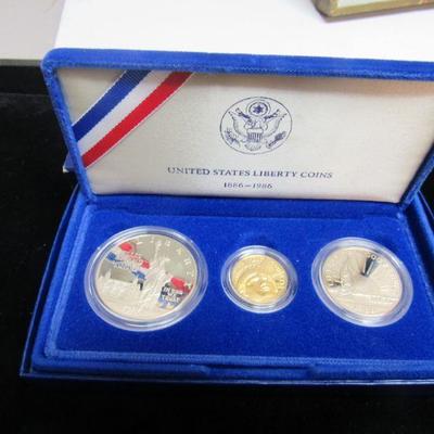U.S. Mint Set with $5 Gold Coin