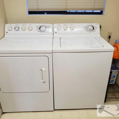 1021: G&E Washer and Dryer
G & E washer and Dryer