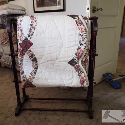 1007: ANTIQUE Comforter Stand with Comforter
Measures 34