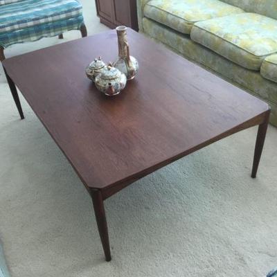 Large MCM Coffee Table (W=47-1/4in, x D=32in x H=15-1/2in)