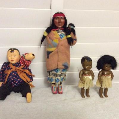 MMT004 Vintage Collectible Dolls