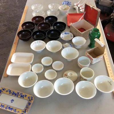 DDD042 Asian Themed Ceramics & Glassware.