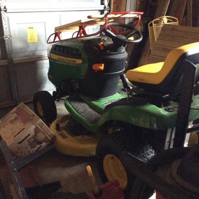 WORKING WONDERFUL CONDITION JOHN DEERE RIDING TRACTOR MOWER. AVAILABLE IS EXTRA PLATFORM AND CART.