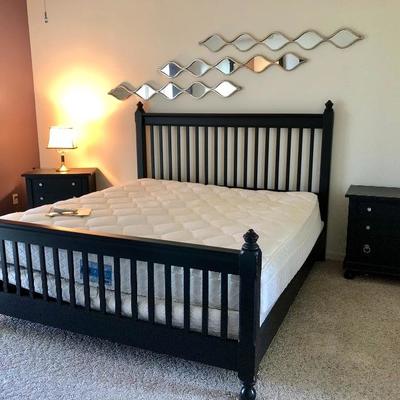 -- Broyhill 5-Piece Black King Bedroom Set - $940 - Buy the set and save $25
Including:
King Head/Foot Board - $225 - (78W  87L  59H)
2...