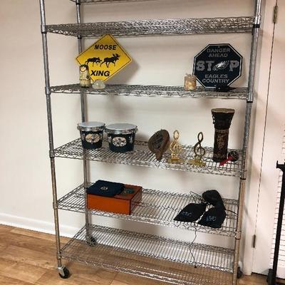 WIRE SHELVING ON WHEELS