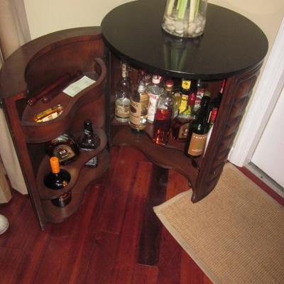 Really Cool Round Table Opens To A Bar 